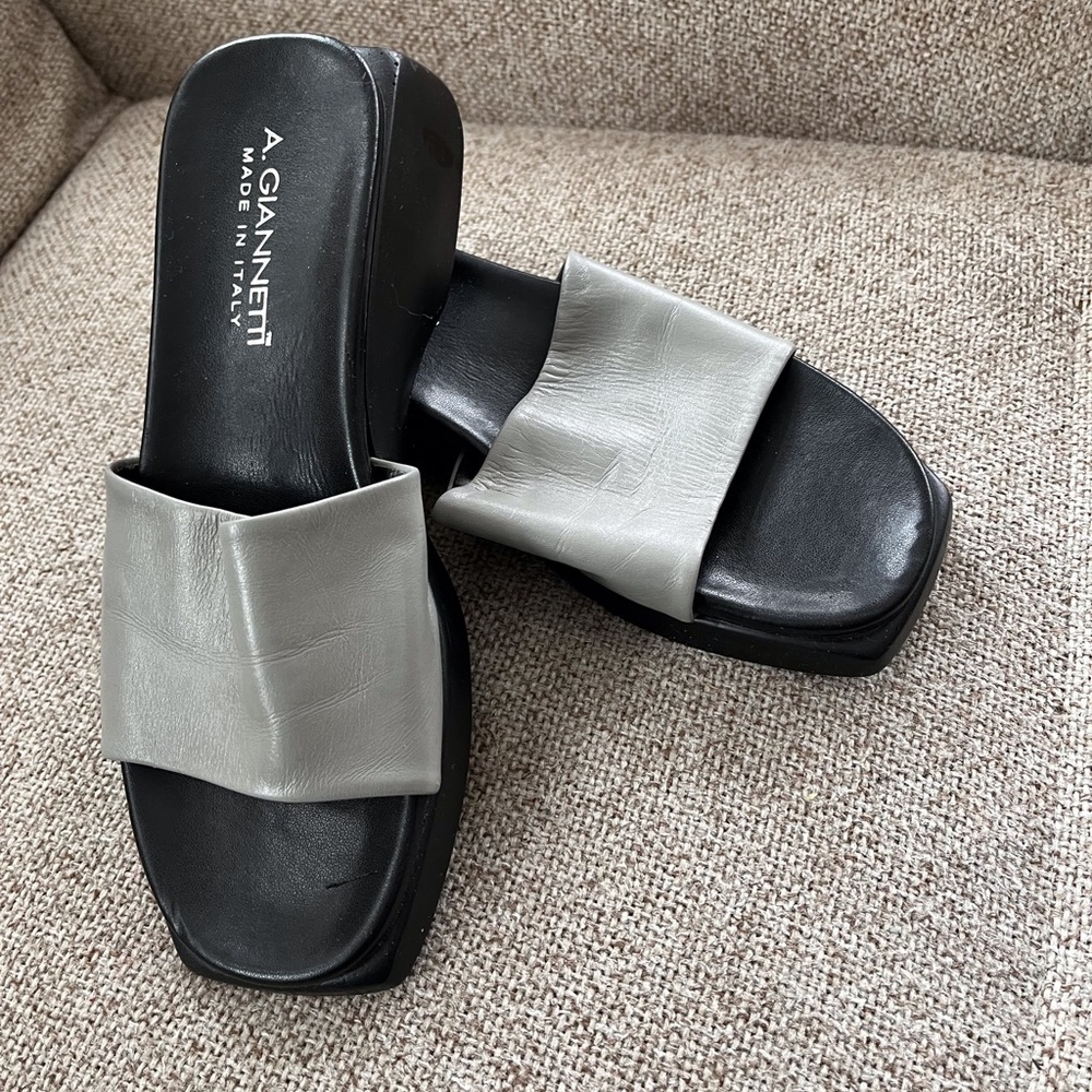 NEW Italian leather sandals in grey-willow green color. Size 7.